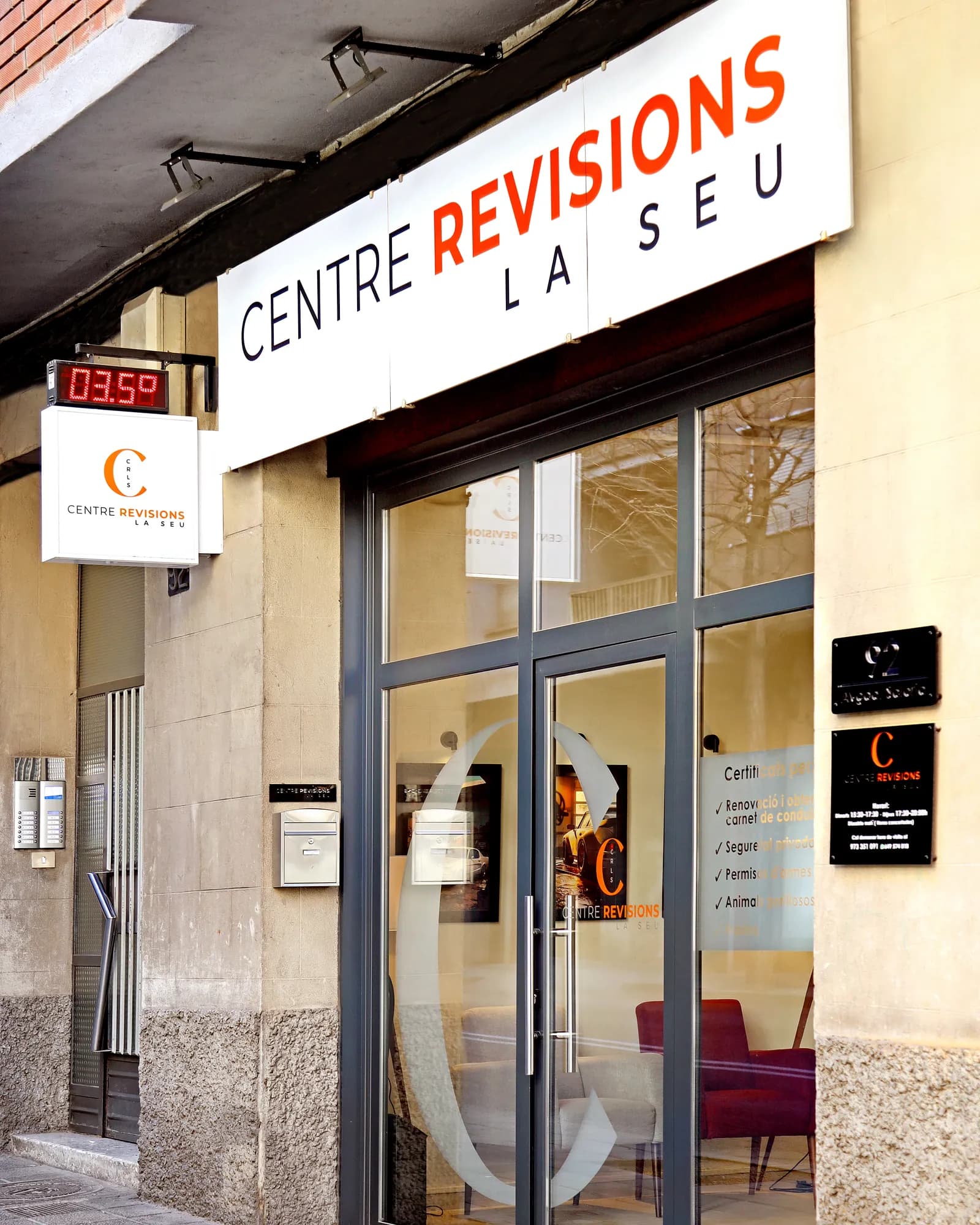 Facade of Centre Revisions La Seu at Avinguda Salòria, 92